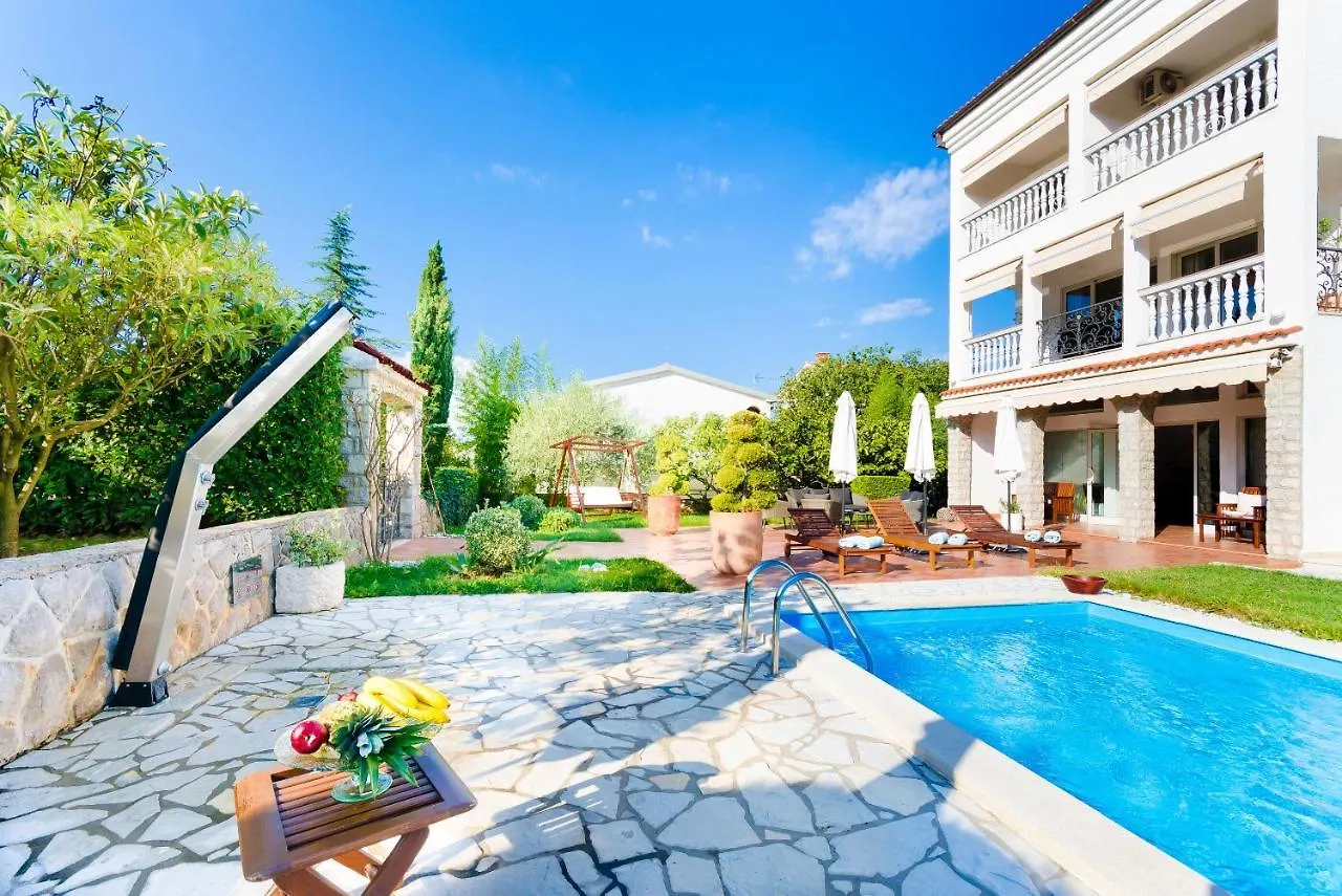Apartments Sinisa Malinska