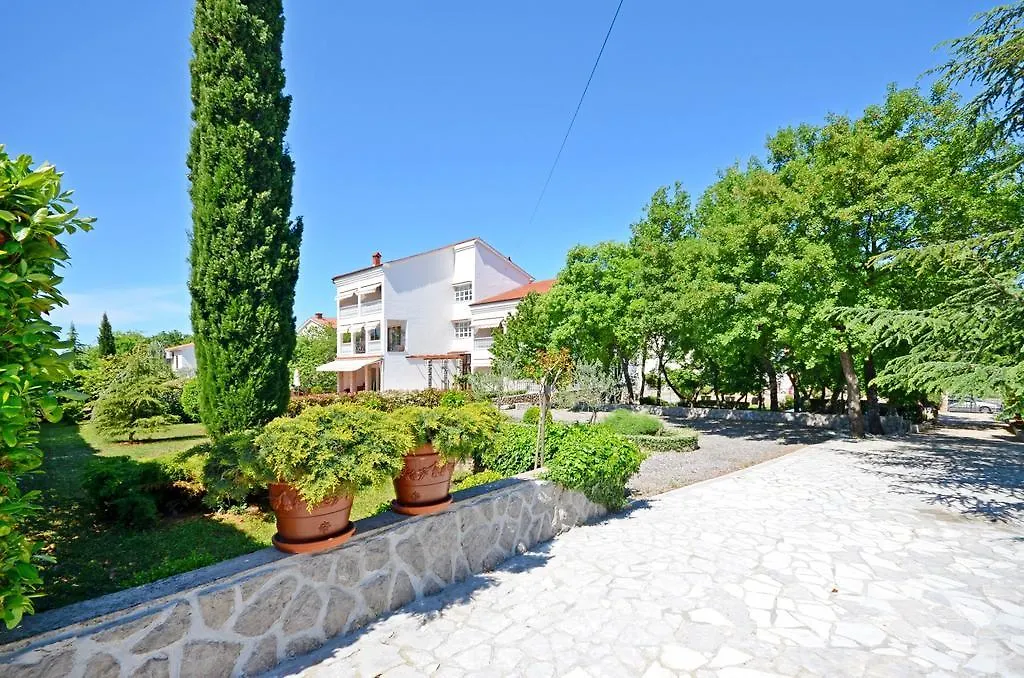Apartments Sinisa Malinska