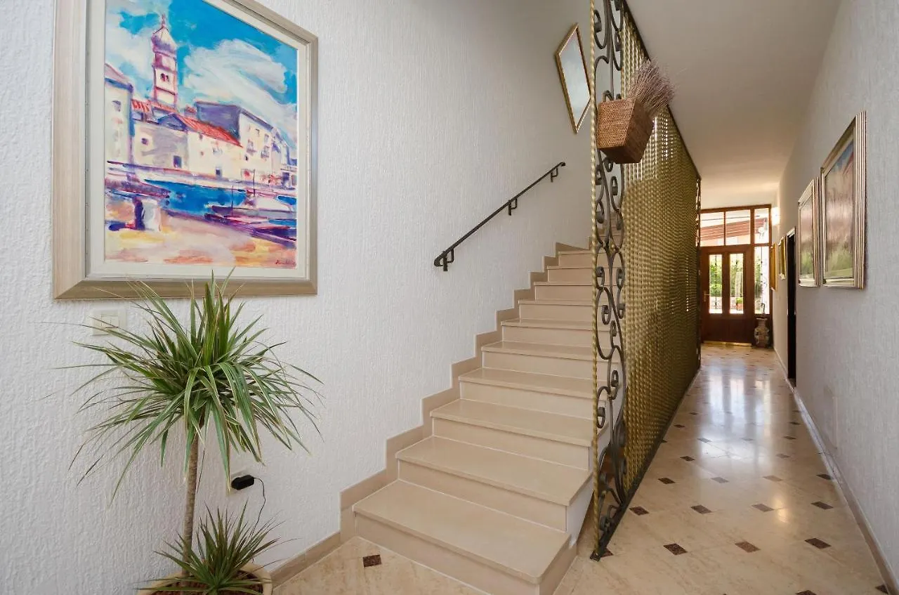 Apartments Sinisa Malinska