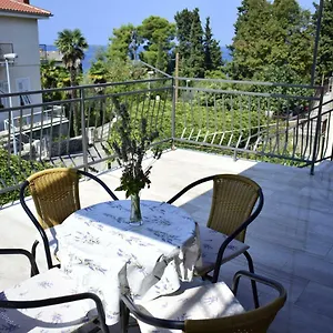  Apartment Maestral